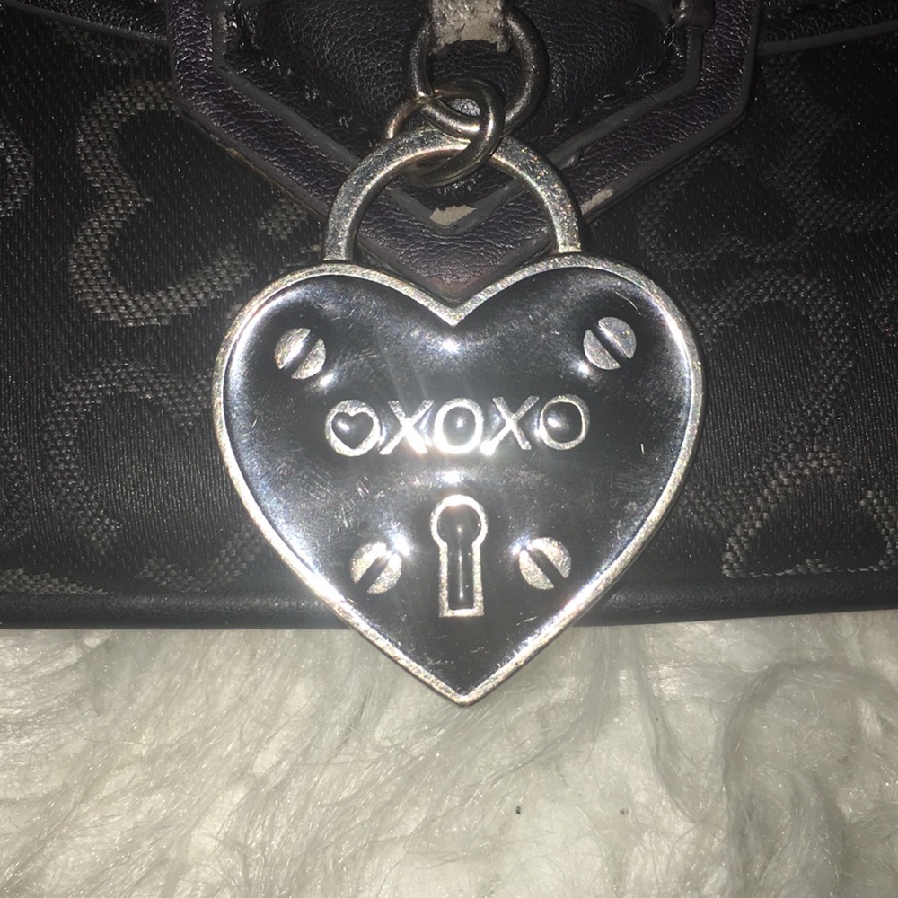 🖤BLACK XOXO CLUCTH/WRISTLET🖤 - Picture 2 of 8